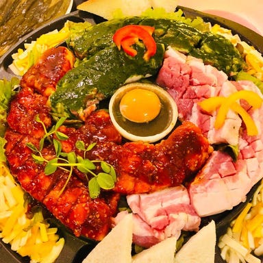 手巻き焼肉・韓国料理 AKARIYA(アカリヤ)_【150分飲み放題付】TVで紹介(上半期ランキング2位)4種類お肉が選べる焼肉&ボリューム満点の韓国コース
