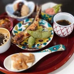柳橋惣菜 ふく田 人情屋台科学館通り店内