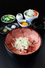 Jade特製能登牛ローストビーフ丼