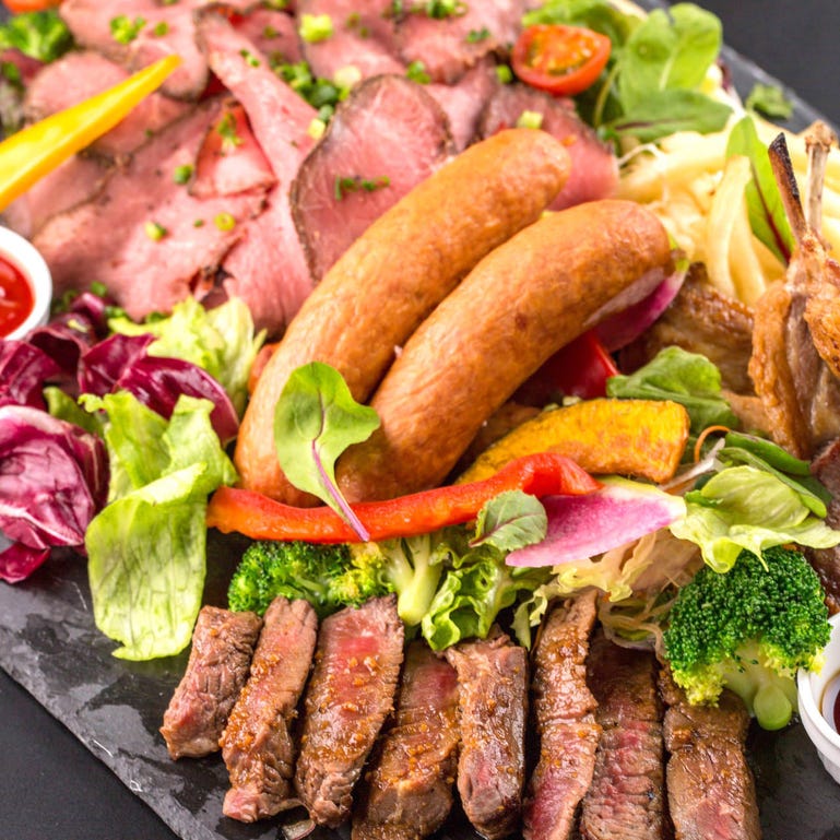 成田個室居酒屋 はなれ_牛・豚・鶏、贅沢!肉盛りプレート