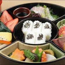 名物「満月弁当」3,000円（税抜）