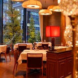 メインフロアは、各エリアごとにカーテンで仕切れるますので個室空間としてもご利用頂けます♪