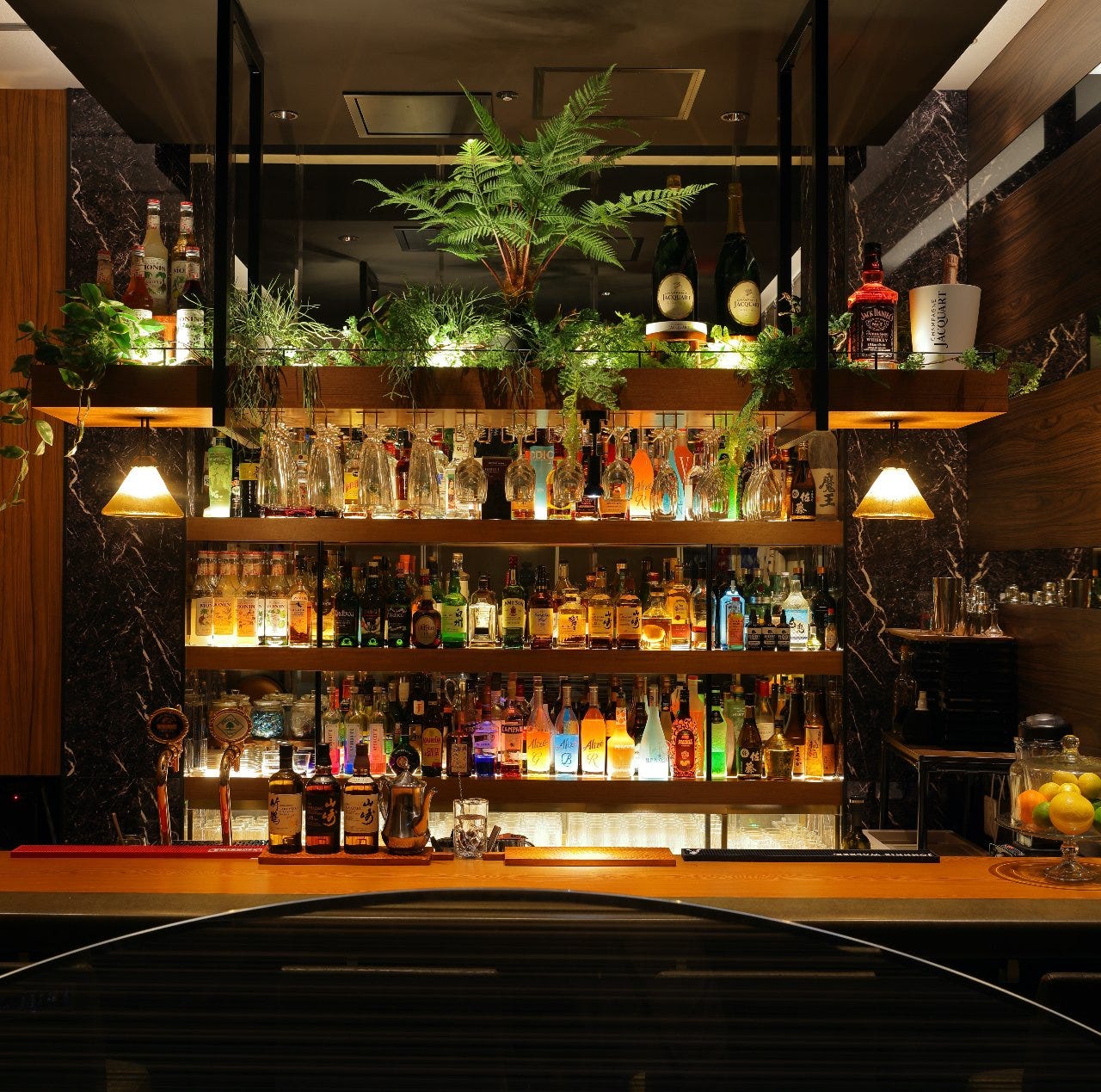 BAR SEVENTEEN CLUB(バーセブンティーンクラブ)（東梅田・お初天神