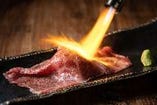 近江牛炙り肉寿司をはじめ、人気の逸品を多数揃えております。