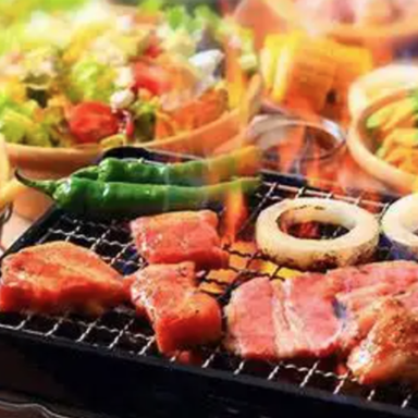 肉と海鮮のビアガーデン 新宿BBQテラス バリガーデン TOKYO_【B/コスパ最強BBQ】2時間飲み放題付き♪屋上ビアガーデン!豚バラや鶏もも等全9品【2480円】