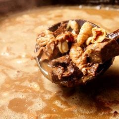 数量限定！数種類の豚モツを5時間じっくり煮込んだモツ煮込み
