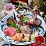 天ぷら以外にも料理長が腕を振るう一品料理が充実。