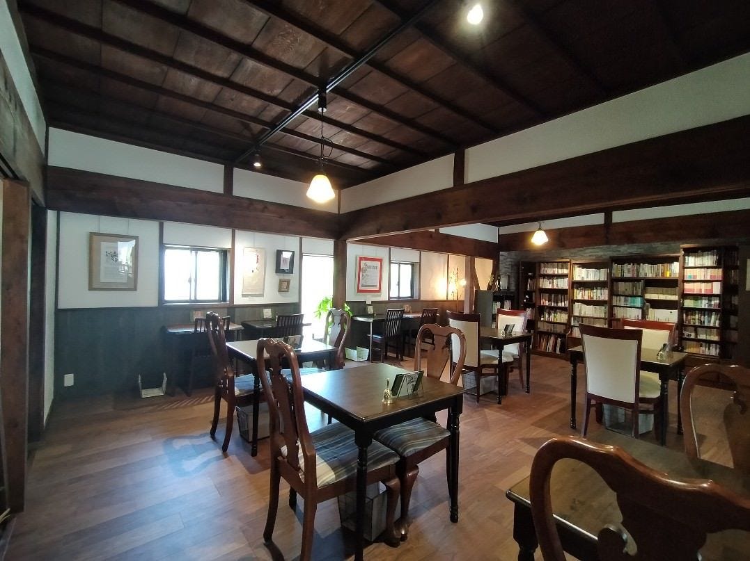 中世ルネサンス ブックカフェ テューア