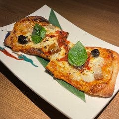 月屋の生麩ピザ♪モチモチの生麩生地がクセになります！