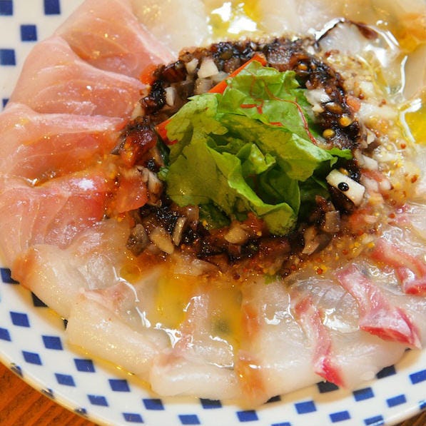 北海道産鮮魚と季節の食材を使用したカルパッチョ