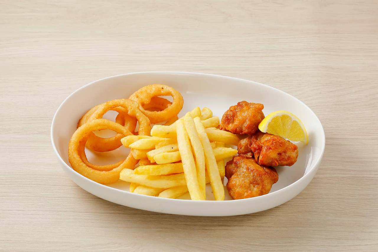 日本橋三越ビアガーデン グリルテラス日本橋_アラカルトメニューも豊富