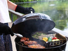 日本橋三越ビアガーデン グリルテラス日本橋_こだわりの炭火で本格BBQ（上級者向け）