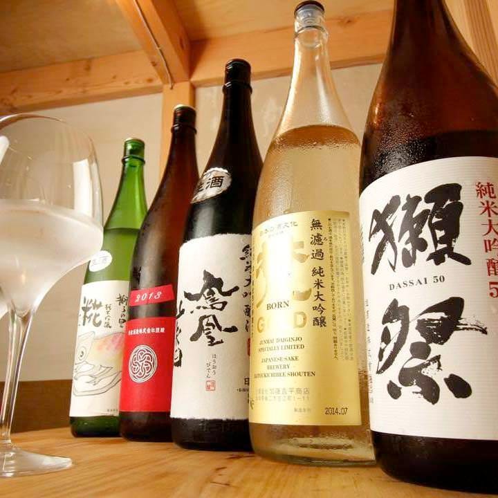 利き酒師が厳選した日本酒をワイングラスでお召し上がりください