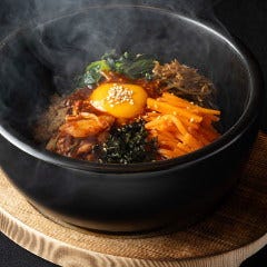 焼肉 龍王館 佐賀駅前店_焼肉の〆に熱々の石焼ビビンバやさっぱりと楽しめる盛岡冷麺！