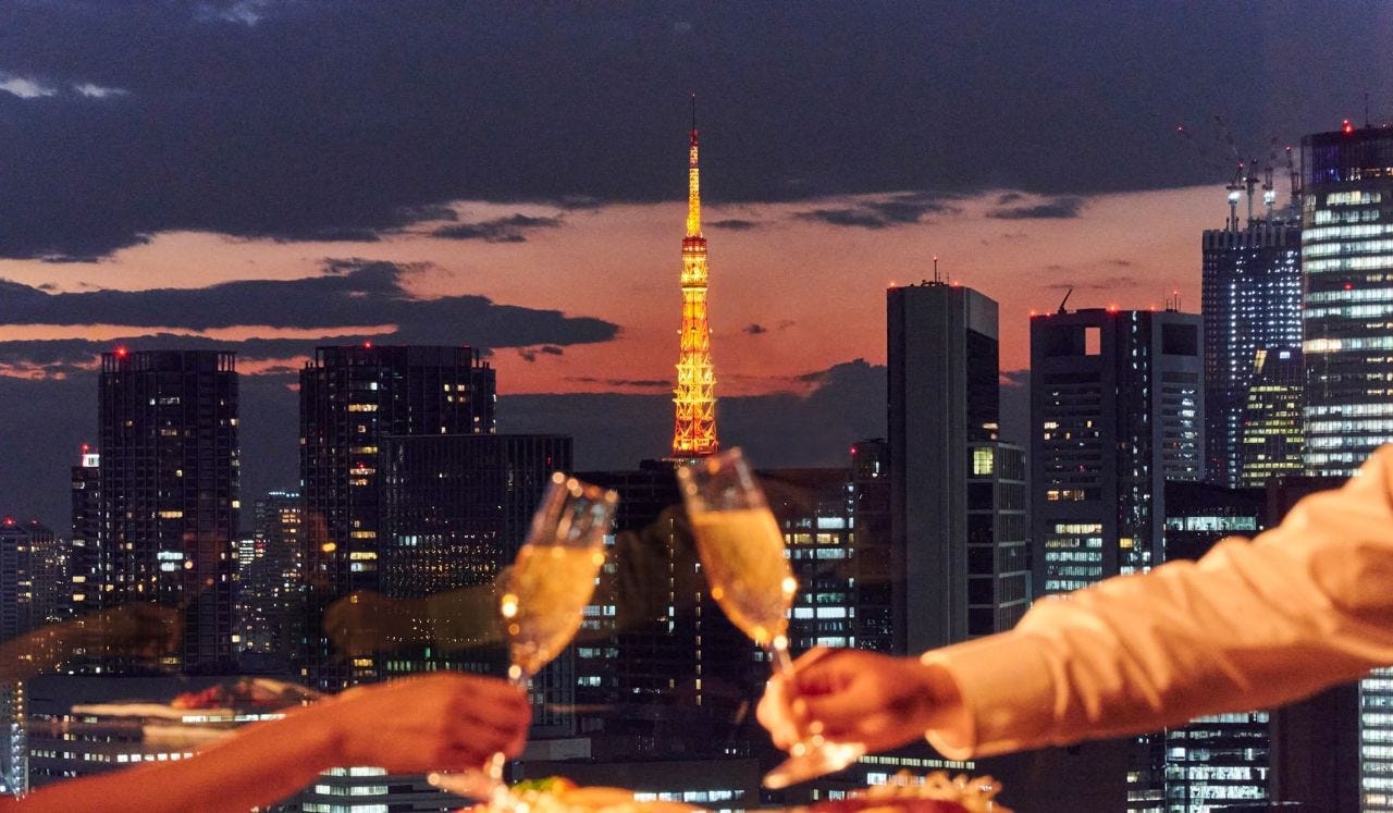 東京の夜景が大切な記念日をより一層引き立てます。