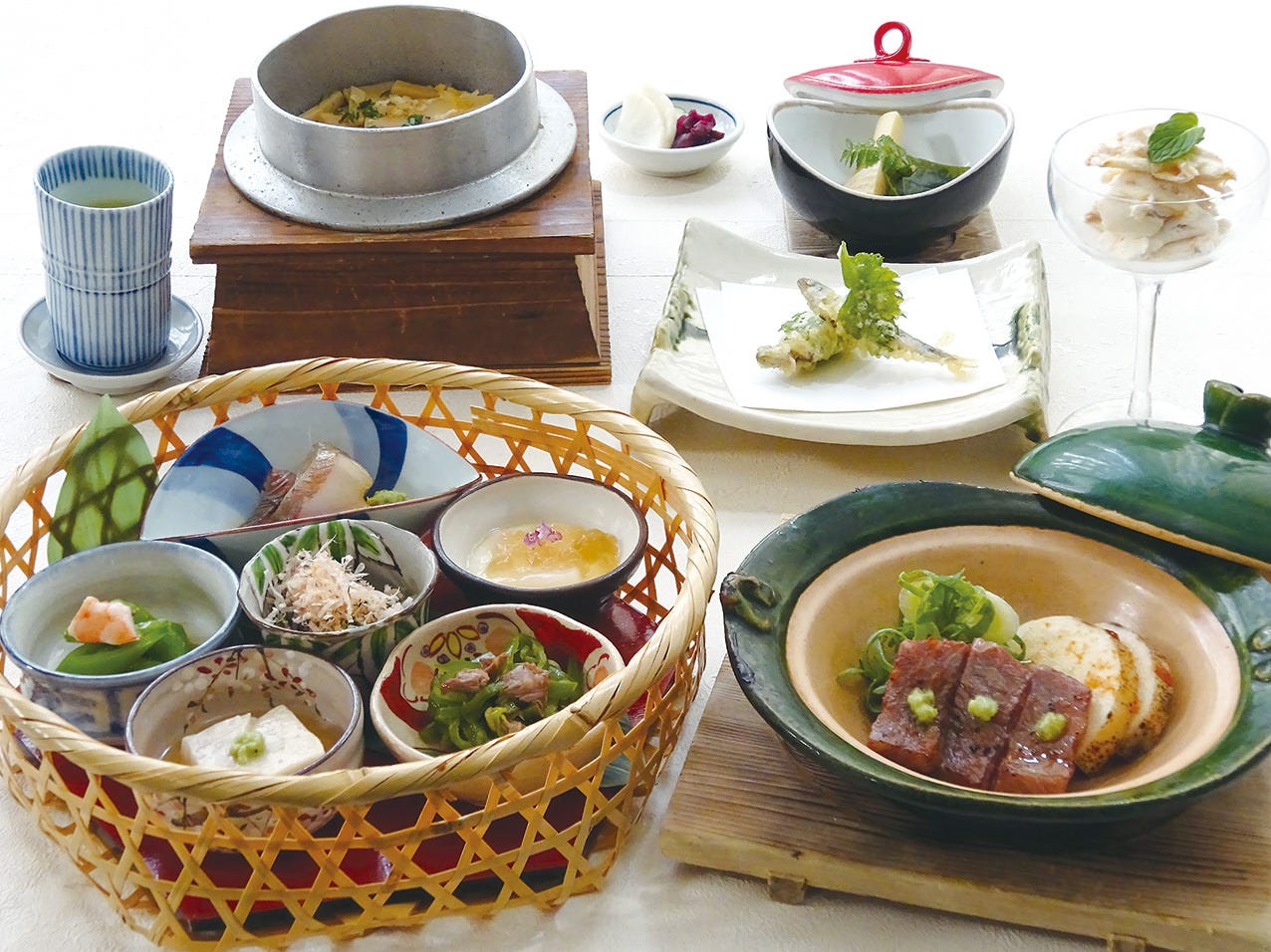 毎月新しい料理が楽しめてお得
『くずし京野菜料理コース』