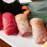 【鮪づくし寿司】
トロ、炙りトロ、赤身、ネギトロを食べ比べ