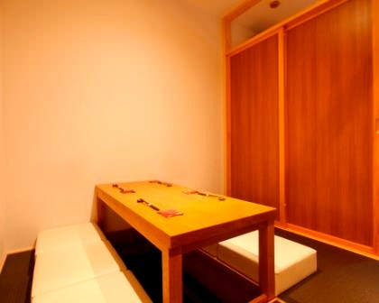 基 ｍｏｔｏｓｈｉ 代々木店 席 個室 個室 ぐるなび