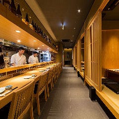 こだわりの出汁と日本酒のお店 あずまや（四阿）