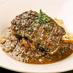名物！和牛ほほ肉の赤ワイン煮込み