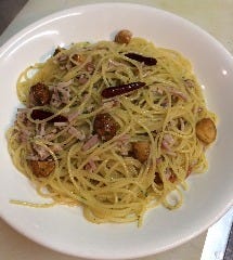 南欧料理のお店タパス_にんにくと赤唐辛子のピリ辛パスタ（ペペロンチーノ）