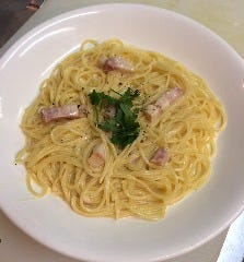 南欧料理のお店タパス_幻の卵とベーコンのスパゲティ（カルボナーラ）