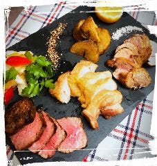 南欧料理のお店タパス_3種の肉のロースト盛り