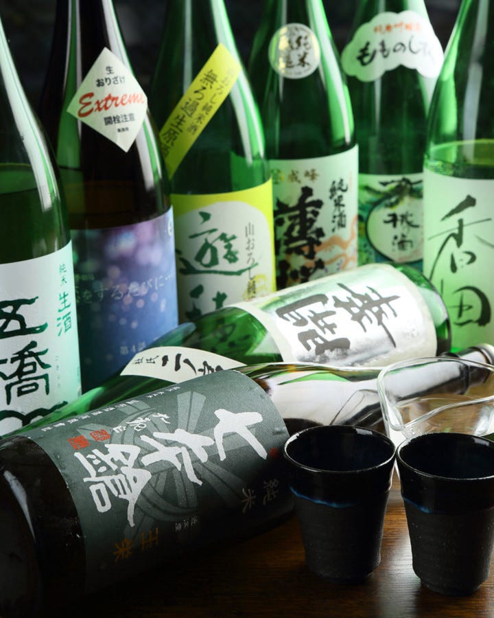 常時10種類以上の日本酒をご用意