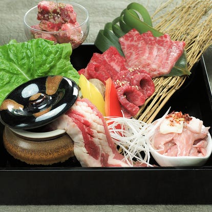 美味しい肉料理が食べたい 新宿西口の焼肉 ホルモン 鉄板焼きの人気店 ぐるなび