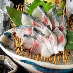 日本酒との相性◎鮮度抜群の旬魚介で仕立てるお造りが人気です