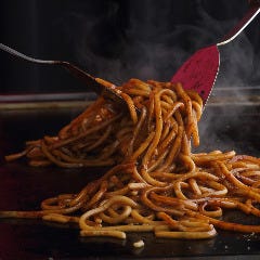極太焼きそばもお持ち帰りＯＫ！自慢の焼きそばをお楽しみ下さい