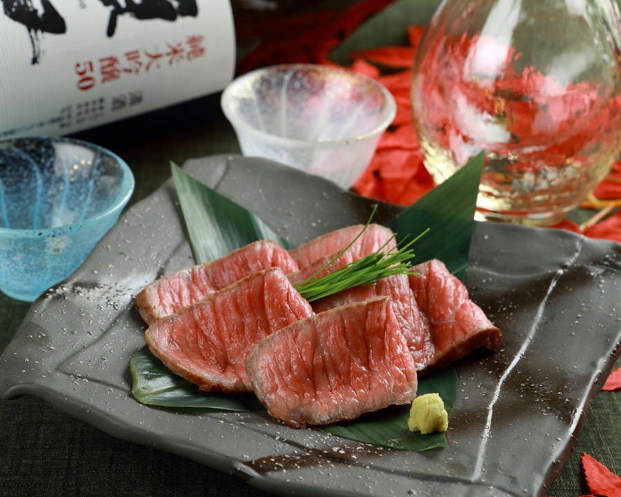 個室と日本酒 魚頂天酒場 まつり 梅田店 自慢の食材 黒毛和牛のたたき ぐるなび