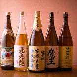 全国各地から取り寄せた日本酒・焼酎は自慢の鯛めしとの相性も抜群です