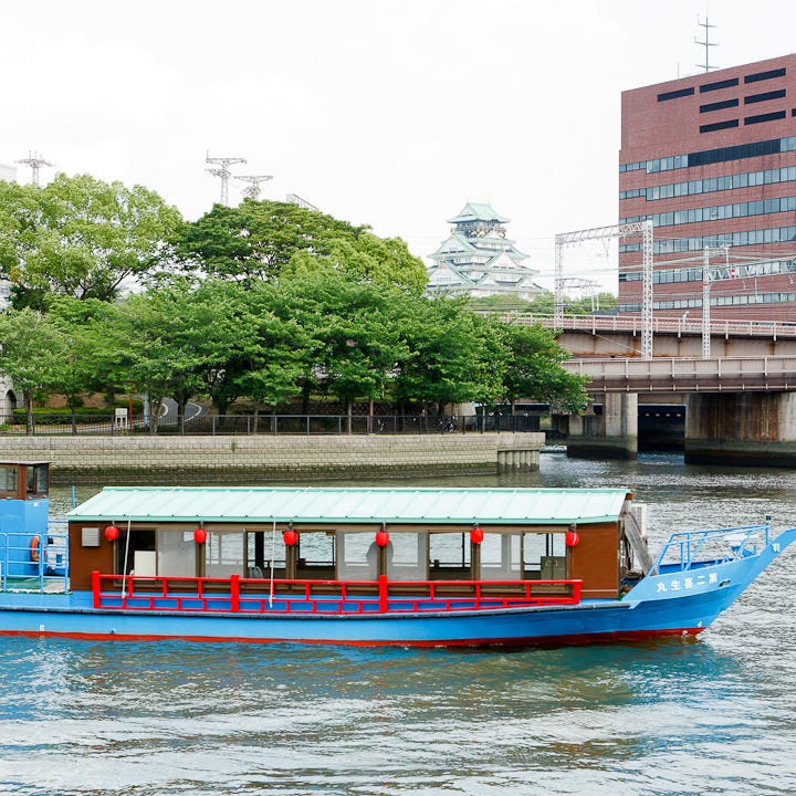 季節で変化する、水の都・大阪の絶景を船上からご堪能ください
