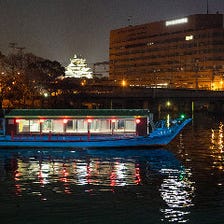 屋形船で水の都・大阪の景観を楽しむ