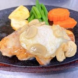 大山鶏もも肉のソテーマレンゴ風