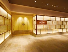 フォーマルなシーンにも対応可能