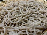 北海道産のそば粉を使用した手打ち蕎麦。二八です。