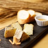 カマンベールチーズの藁焼き