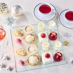 CAFe&BAR STROPSe_冬のきらめきを味わう、ご褒美アフタヌーンティー