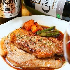 芳寿豚肩ロースステーキは、 コースならではのお料理です！