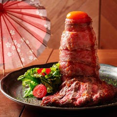名物！A5和牛の自家製ローストビーフと葡萄牛カイノミステーキ丼