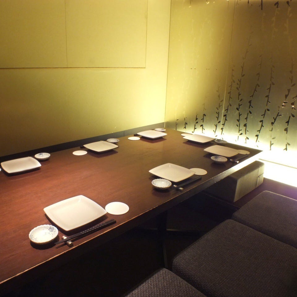 テーブル席・完全個室（壁・扉あり）・4名様～6名様