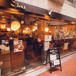 下北沢駅南口から徒歩4分のロケーションにある「楽酒屋 ごえん」は年中無休！朝5時まで毎日元気に営業しています