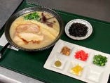 新潟地鶏白湯七変化中華そば（1080円）！