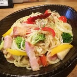 【テイクアウト】ベーコンと旬野菜のペペロンチーノ