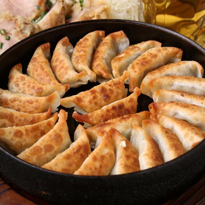 宴会コース まるで博多旅行 博多もつ鍋〆はラーメン 博多三昧 13品 2h飲放題付5 750円の詳細 博多鉄なべ餃子酒場 はなまる 川越 居酒屋 ぐるなび