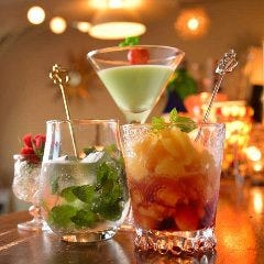 200種類のカクテル♪ 料理4品