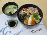 サービスバラちらし丼