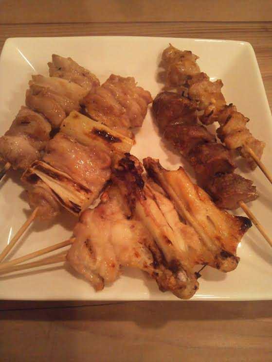 ◆串焼き、鶏料理が自慢
